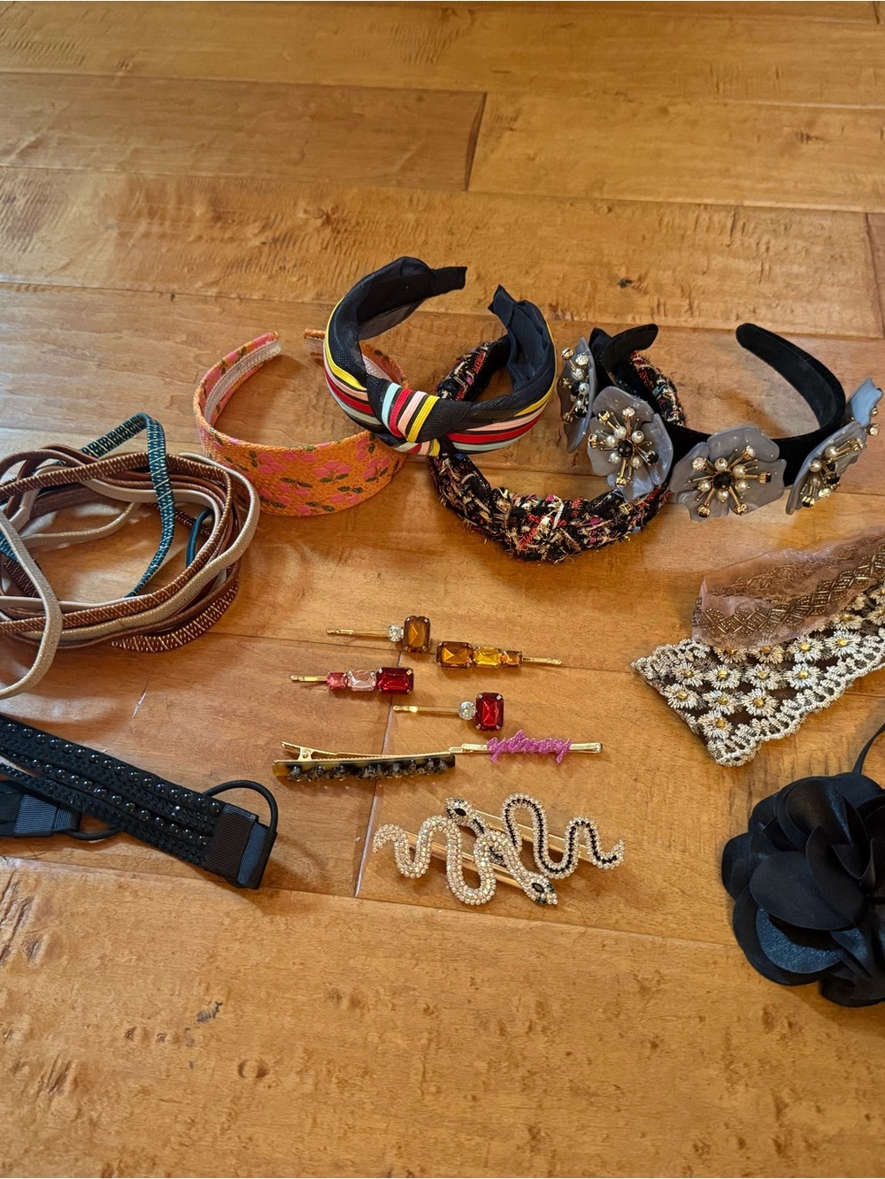 Lot of Assorted Women's Headbands and Hair Clips - Pink, Black, Gray, Multicolor
